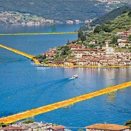 Villa Mirella: Casa Vista Lago Con Piscina Riva di Solto Exteriör bild