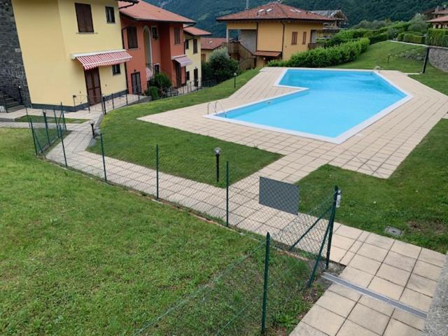 Villa Mirella: Casa Vista Lago Con Piscina Riva di Solto Exteriör bild
