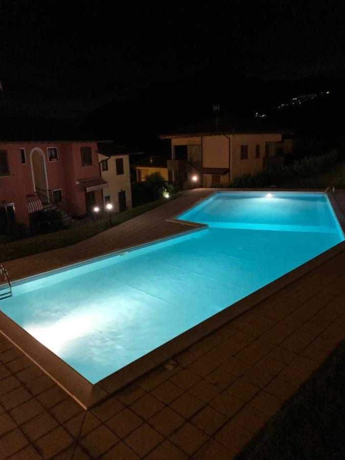 Villa Mirella: Casa Vista Lago Con Piscina Riva di Solto Exteriör bild