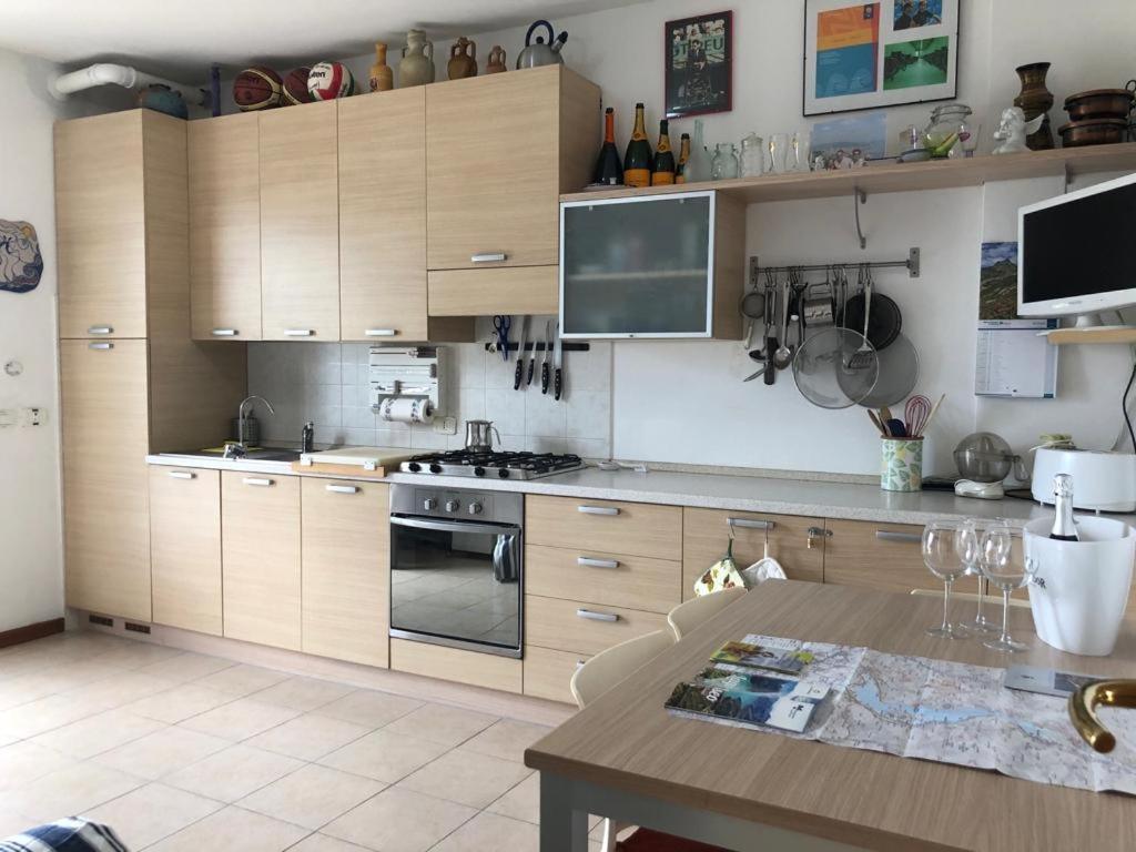 Villa Mirella: Casa Vista Lago Con Piscina Riva di Solto Exteriör bild